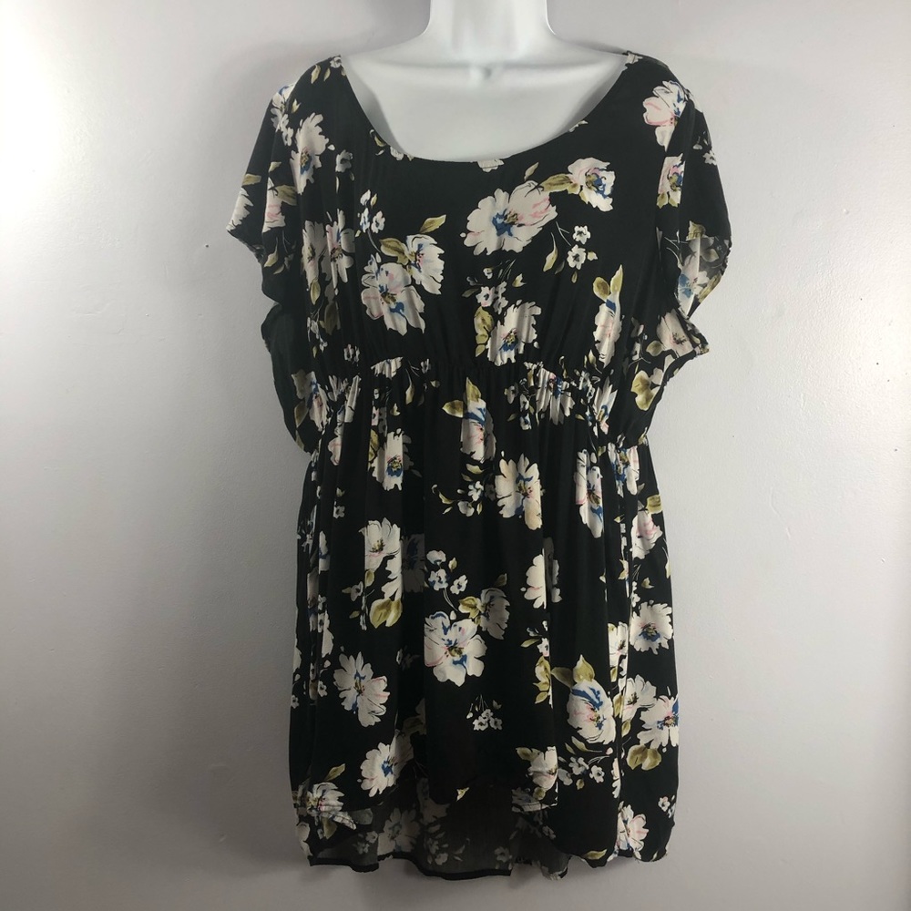 Two Hearts Maternity Top Size XL